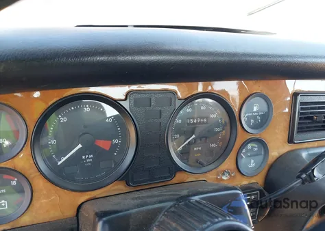 1986 Jaguar Xj6 Vanden Plas z USA, uszkodzony, nr VIN SAJAY1343GC456151